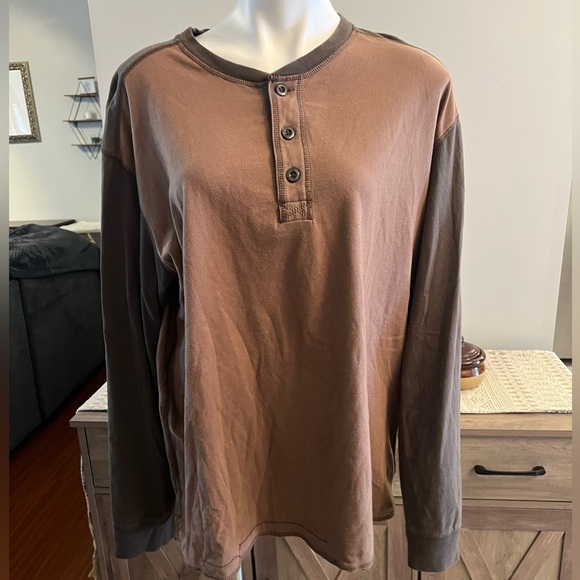 Eddie Bauer brown shades men’s 1/4 button top - Picture 1 of 4